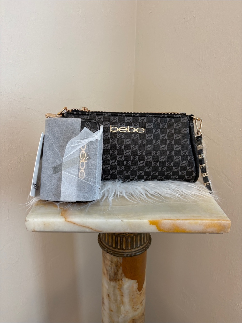 NWT Bebe Adela Baguette Crossbody Purse Set w/ Matching Wallet & Keychain/Black.
